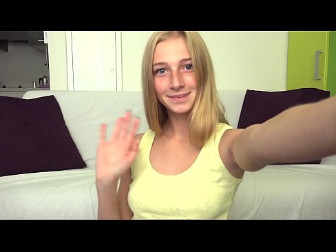 ❤️ Når jeg kjeder meg onanerer jeg dovent den rosa fitten min ❤❌ Jævla video hos oss