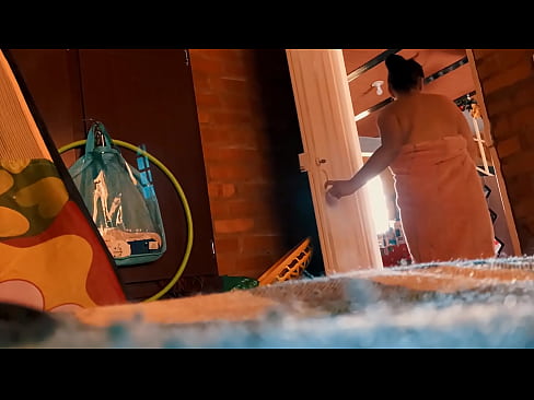❤️ Onkelen min følger meg inn i dusjen, han knuller meg mens jeg dusjer. ❤❌ Jævla video  hos oss