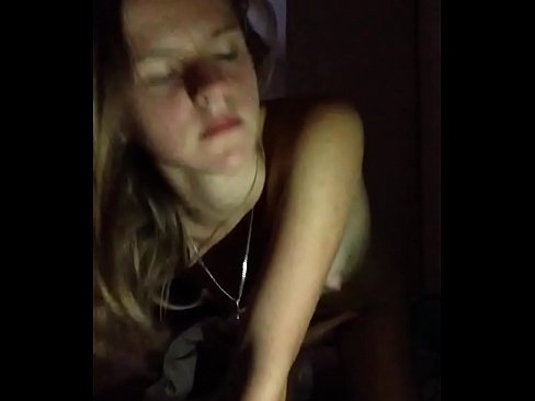 ❤️ En jente onanerer og spermer ❤❌ Jævla video  hos oss